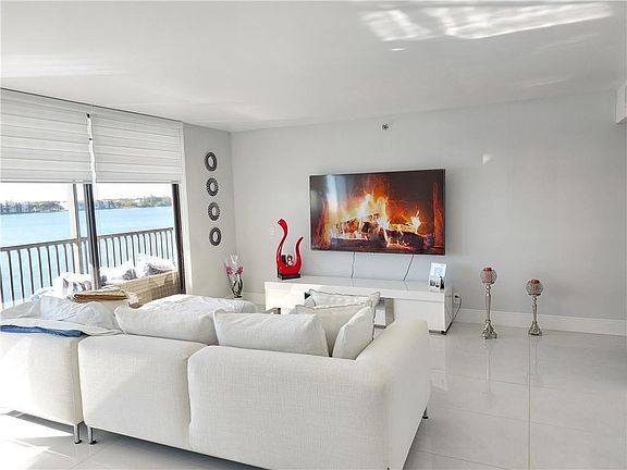 2nd image of 105 Lake Emerald Drive #502