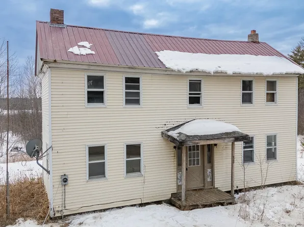 33 Avenue Road, Garland, ME 04939