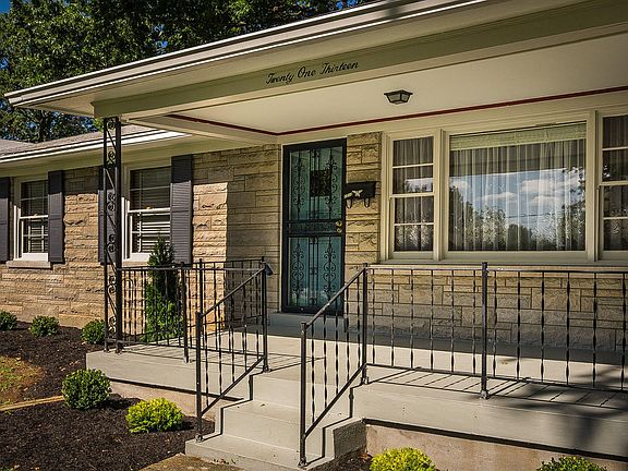 4th image of 2113 Auburn Dr