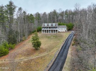 128 Willshire Dr, Elizabethton, TN 37643