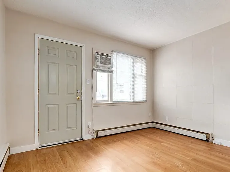 4722 46th St #5 — Photo 11