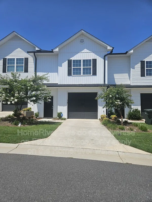 2 bed, 2.5 bath, 1472 sqft, $1,925 — Photo 2