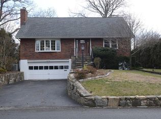4 Knollwood Rd, Eastchester, NY 10709