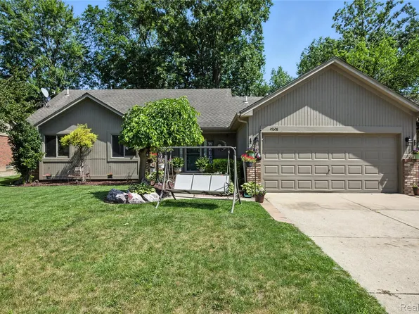47608 Ramblewood Dr, Chesterfield, MI 48051
