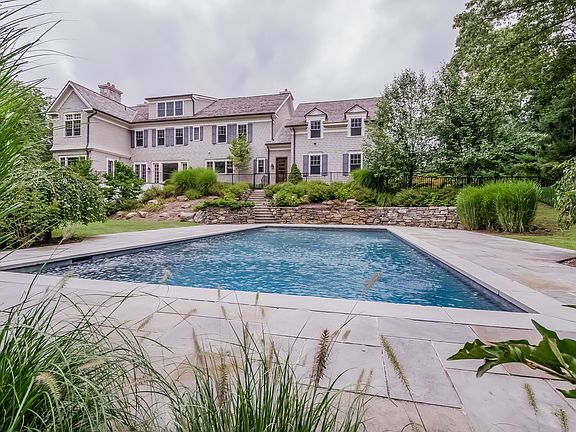 3rd image of 3 Lake View Ln