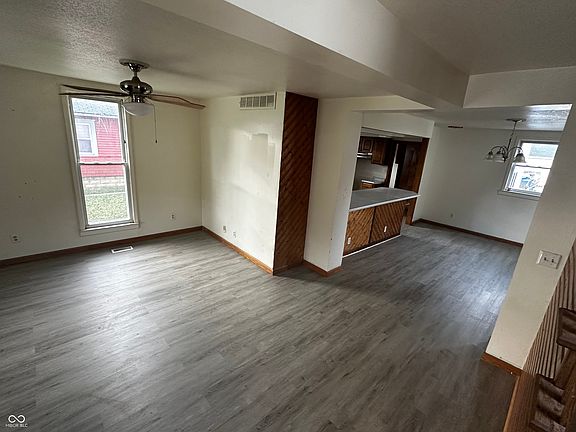4th image of 1112 W 6th St
