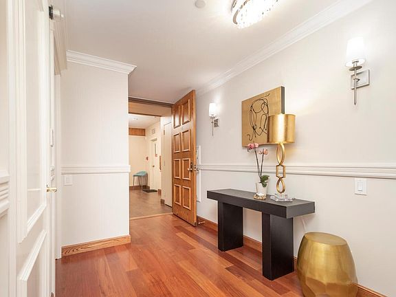 5th image of 20 W 3rd Ave APT 302