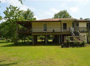 8421 Bayou Dr, Bayou La Batre, AL 36509
