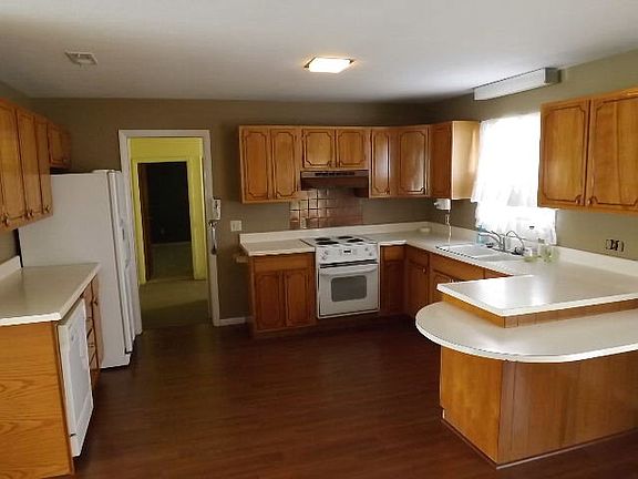 5th image of 28082 Emerald St