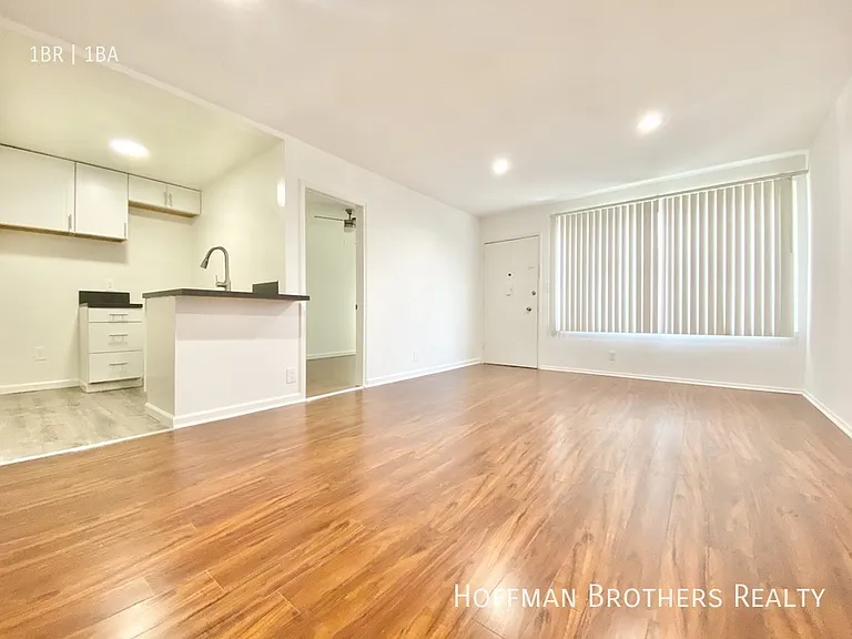 1445 S Sherbourne Dr #10 — Photo 1