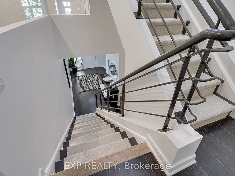 306 Sackville St #4 — Photo 8