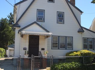 11605 194th St #1, Saint Albans, NY 11412