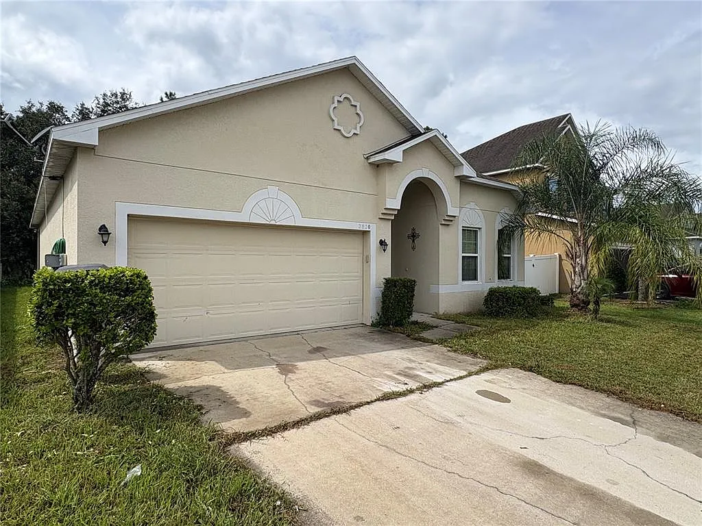 3 bed, 2.0 bath, 1634 sqft, $2,100 — Photo 2