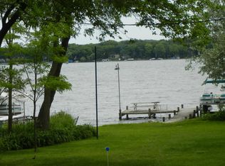 W303N2622 Maple Ave, Pewaukee, WI 53072