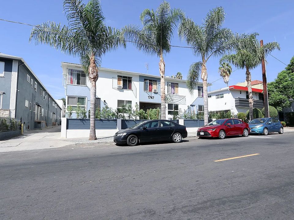 1st image of 1747 N Kingsley Dr #20