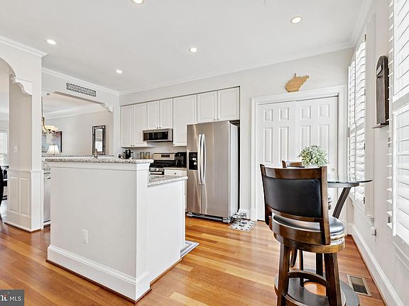 3rd image of 1293 Vintage Pl