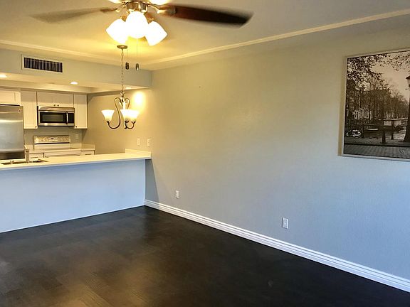 Kitchen / Living Room