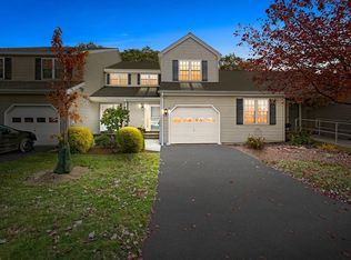 56 Bridle Cross Rd #56, Fitchburg, MA 01420