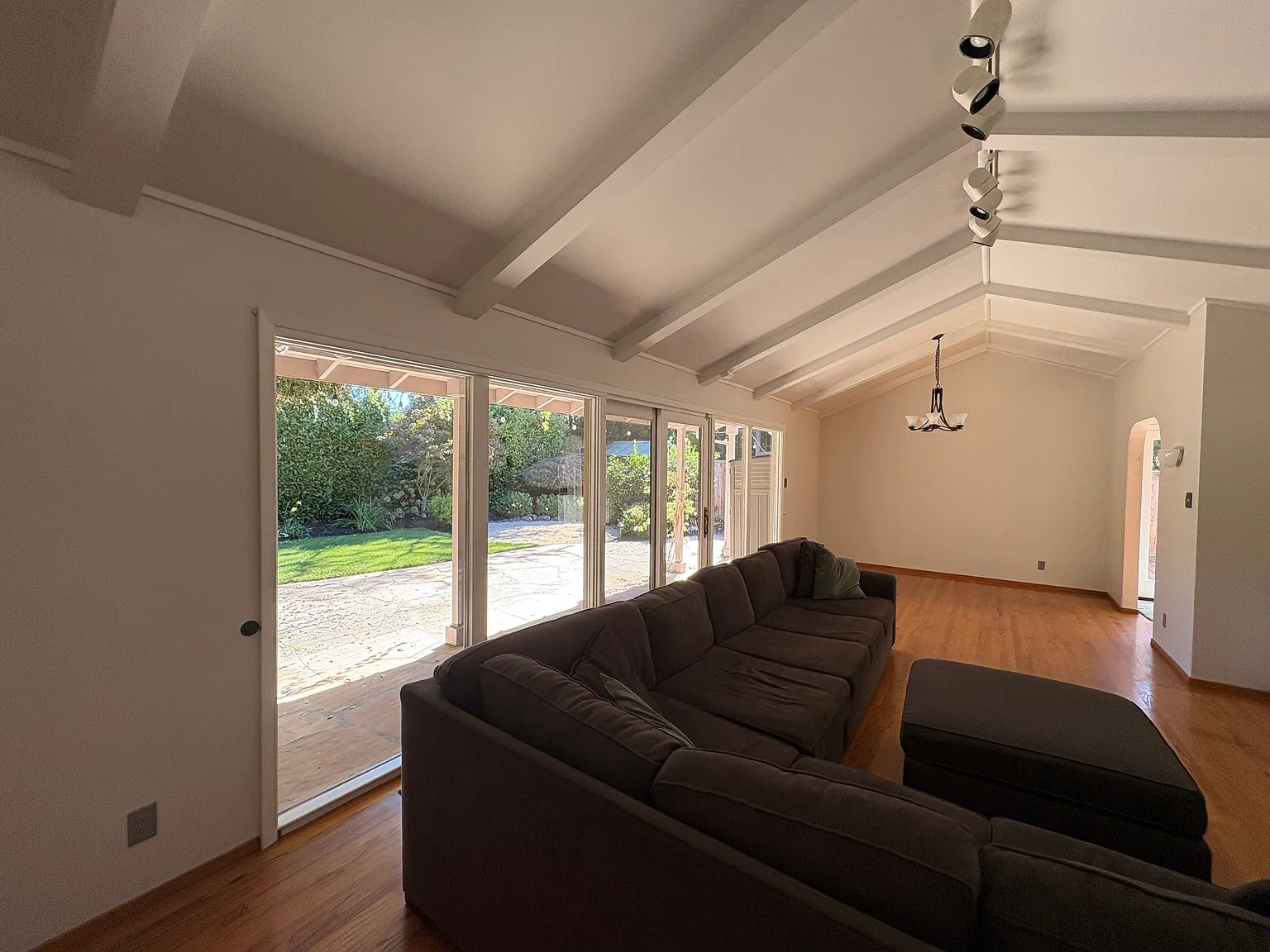 4 bed, 2810 sqft, $12,000 — Photo 3