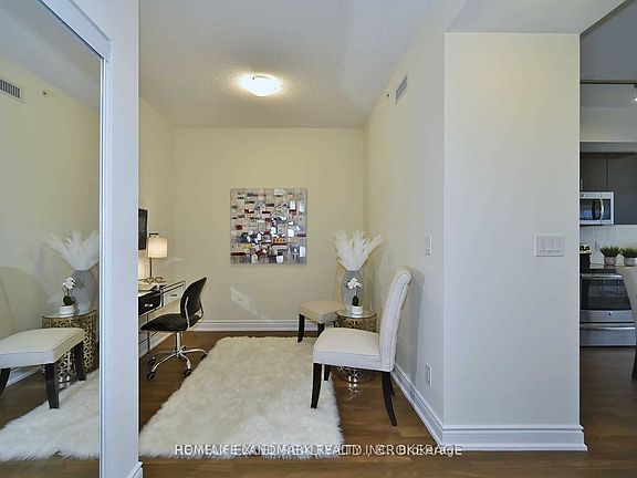 5th image of 7167 Yonge St #1408