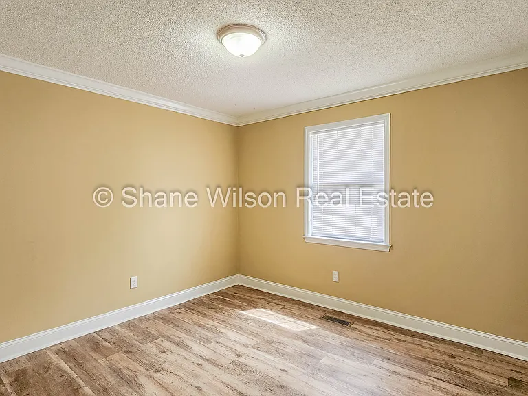 213 Ridgewood Cir — Photo 13