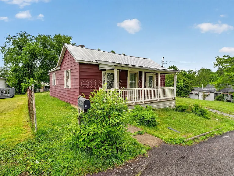 44 Holbert Ave — Photo 1