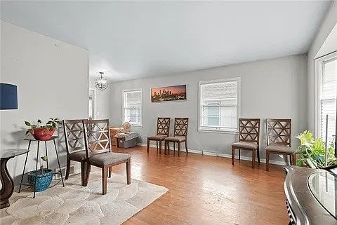 5th image of 3543 Holmes Ave S