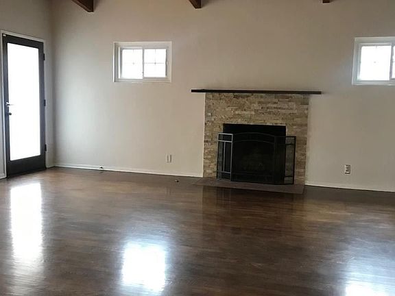 2nd image of 3561 Rosewood Ave