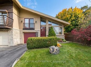 1866 Lenester Ave, Ottawa, ON K2A3W8