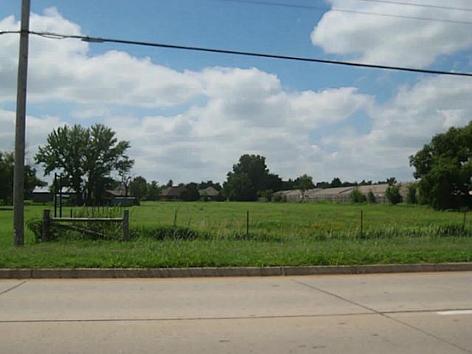 1st image of 820 W Hwy 152