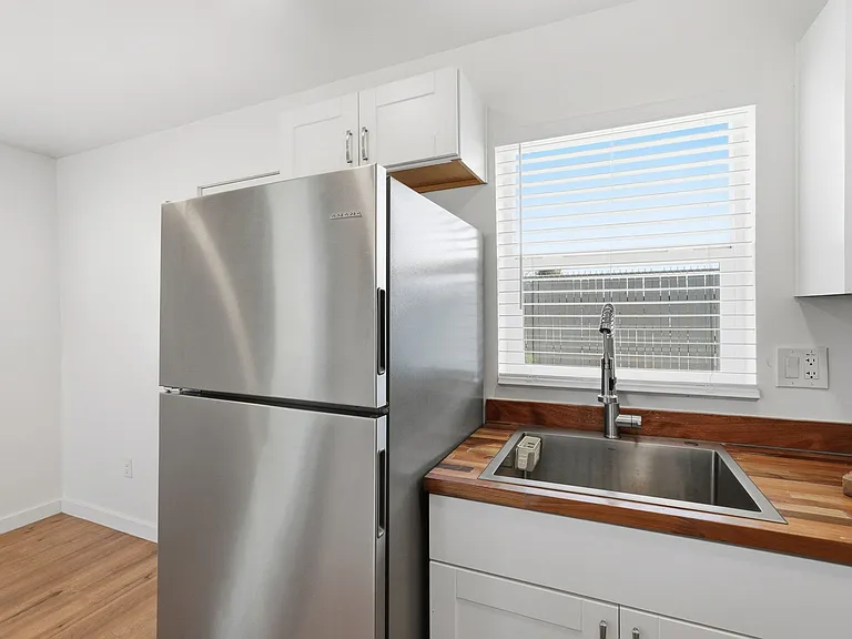 1718 N 26th Pl — Photo 9