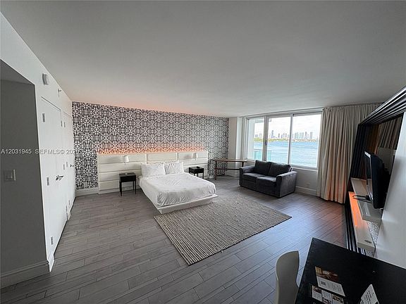 3rd image of 1100 West Ave #418