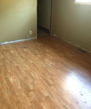 5th image of 484 Pine St