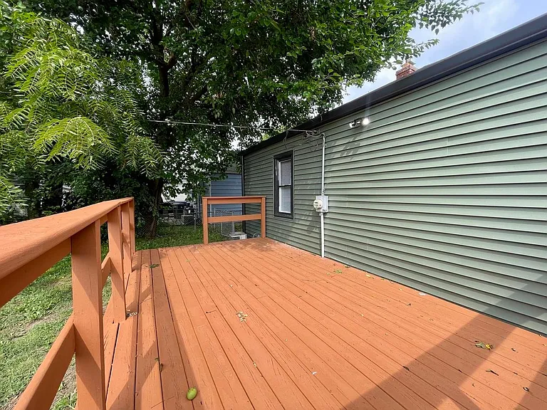 2013 E Legrande Ave — Photo 12