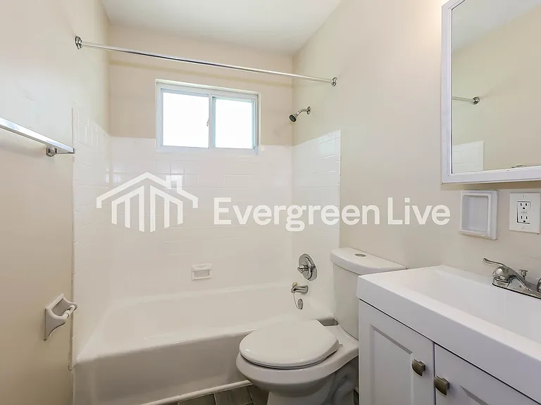 2422 Sharon Ave — Photo 7