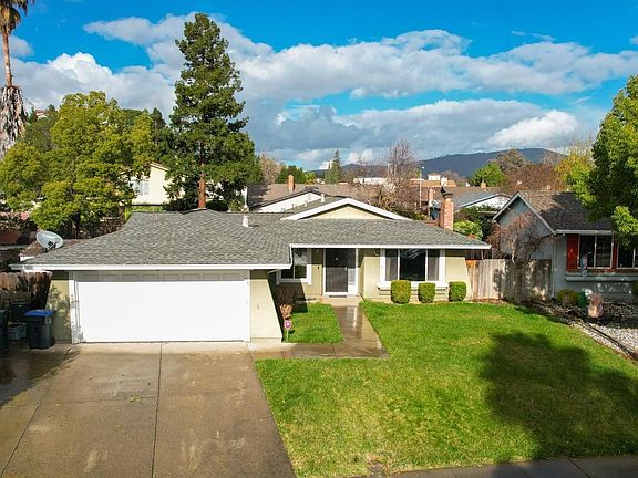 2nd image of 576 Maywood Way