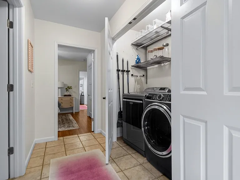 1711 N Grant St — Photo 5