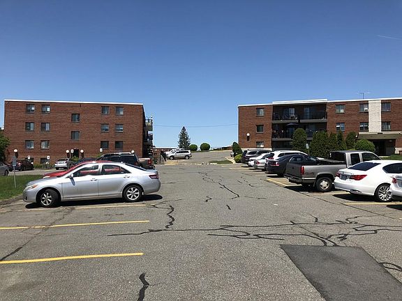 5th image of 100 Governors Dr APT 7