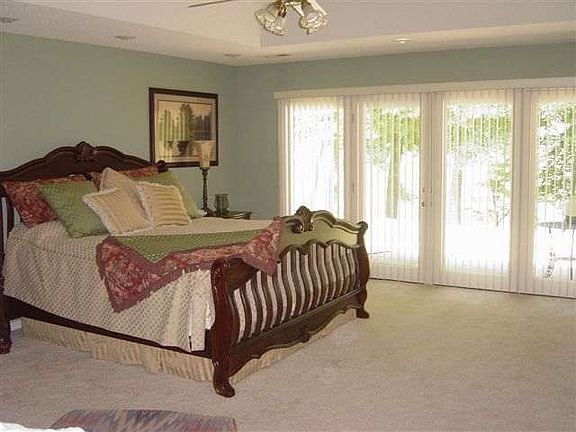 5th image of 676 Lake Point Dr