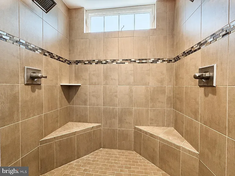 506 Cliff Ln — Photo 16