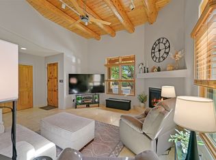 17 Calle Amistosa, Santa Fe, NM 87507