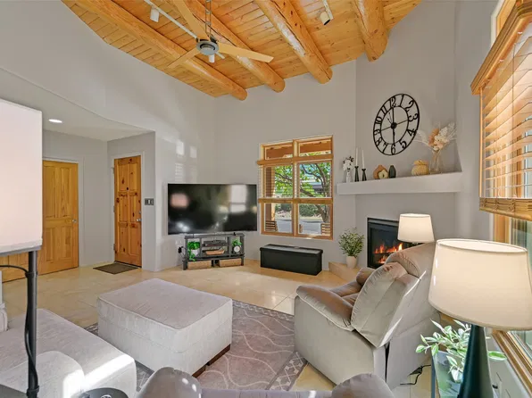 17 Calle Amistosa, Santa Fe, NM 87507