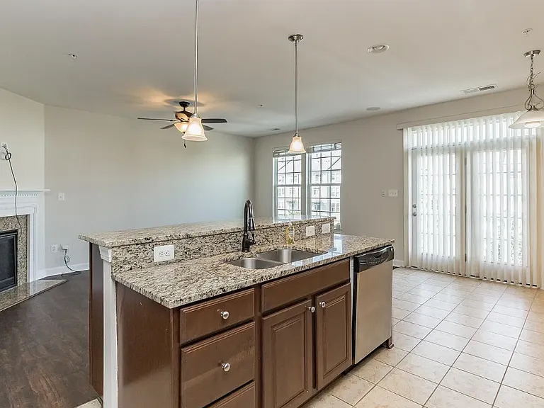 3612 Spring Hollow Ln — Photo 5