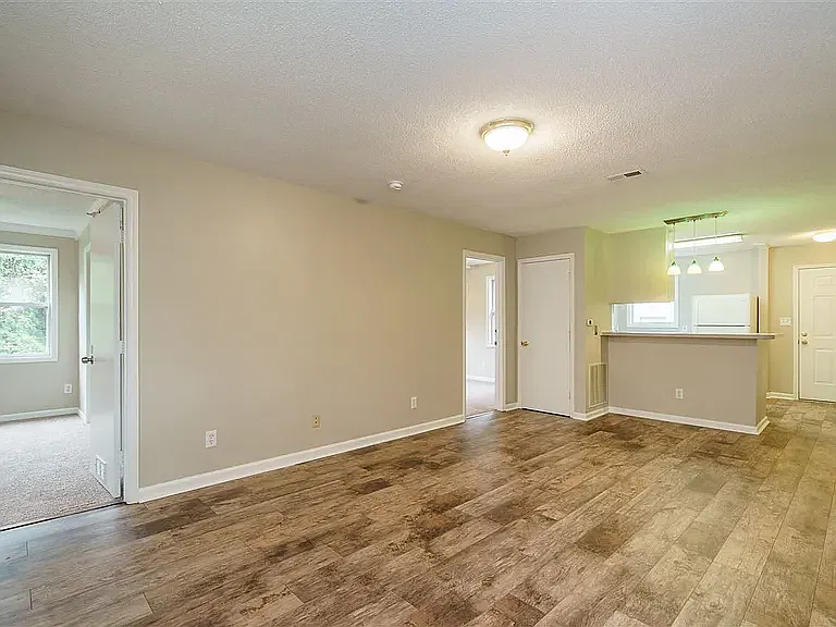 4 bed, $725 — Photo 3