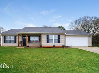 424 Raymond Dr, Winder, GA 30680