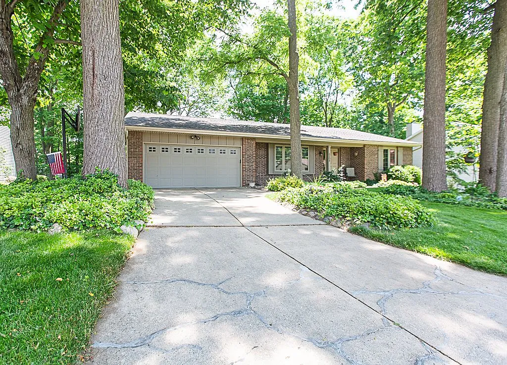 4108 Kennedy Dr photo 1