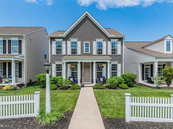 3272 Longview Rd, Mechanicsburg, PA 17055