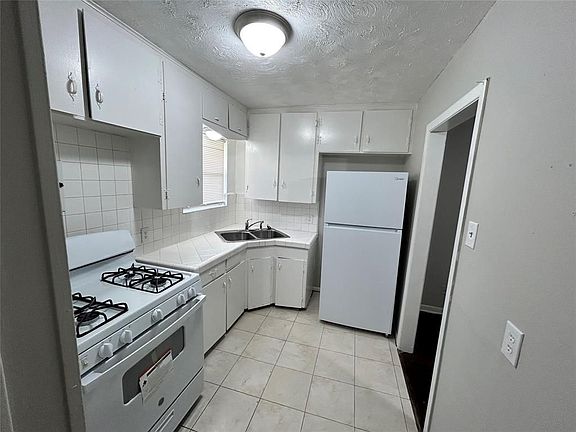 4th image of 8819 Timberside Dr APT 9