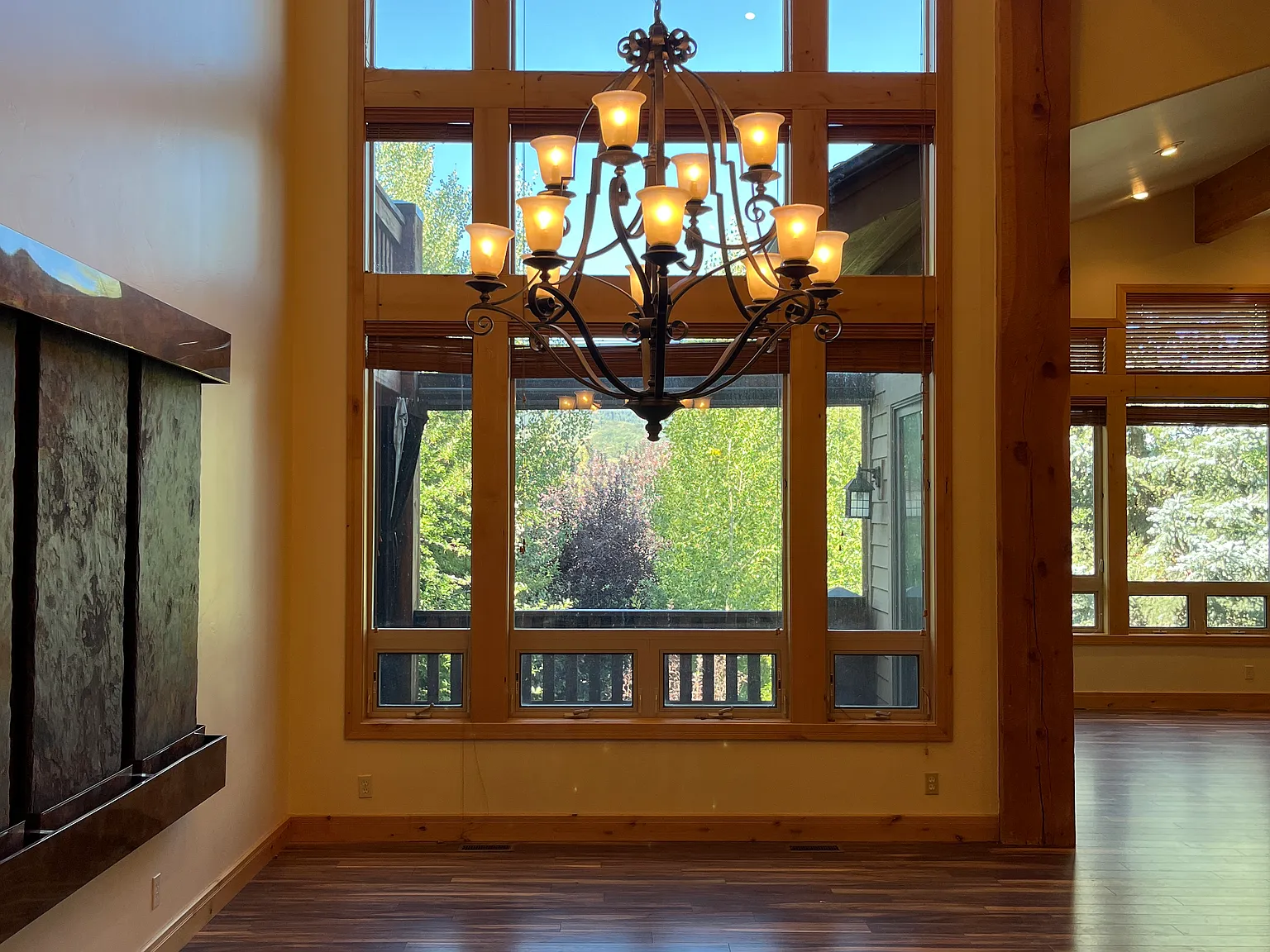 6 bed, 6841 sqft, $11,495 — Photo 3