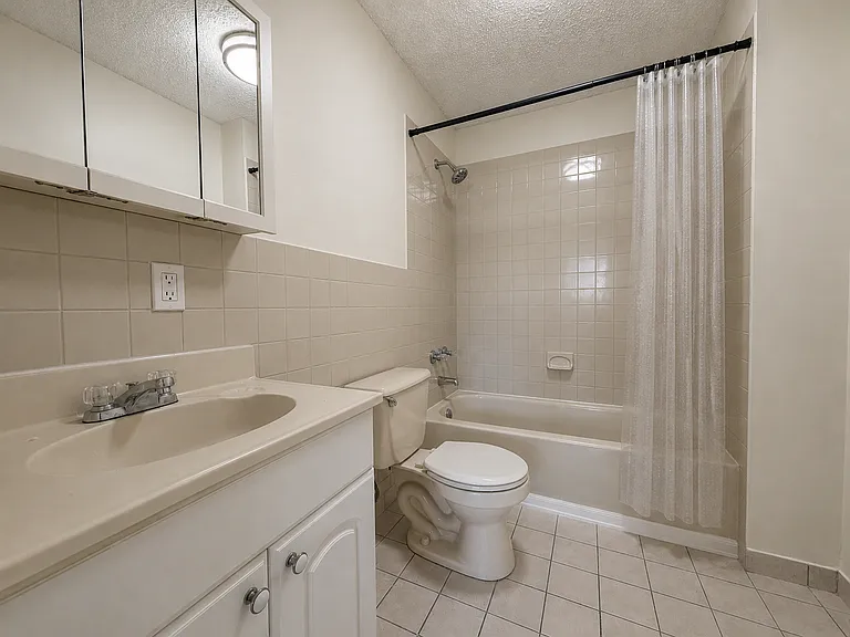 8541 Grand Canal Dr — Photo 7